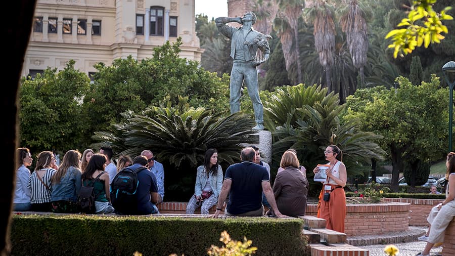 Visita guiada al interior del museo Picasso -  Málaga a pie