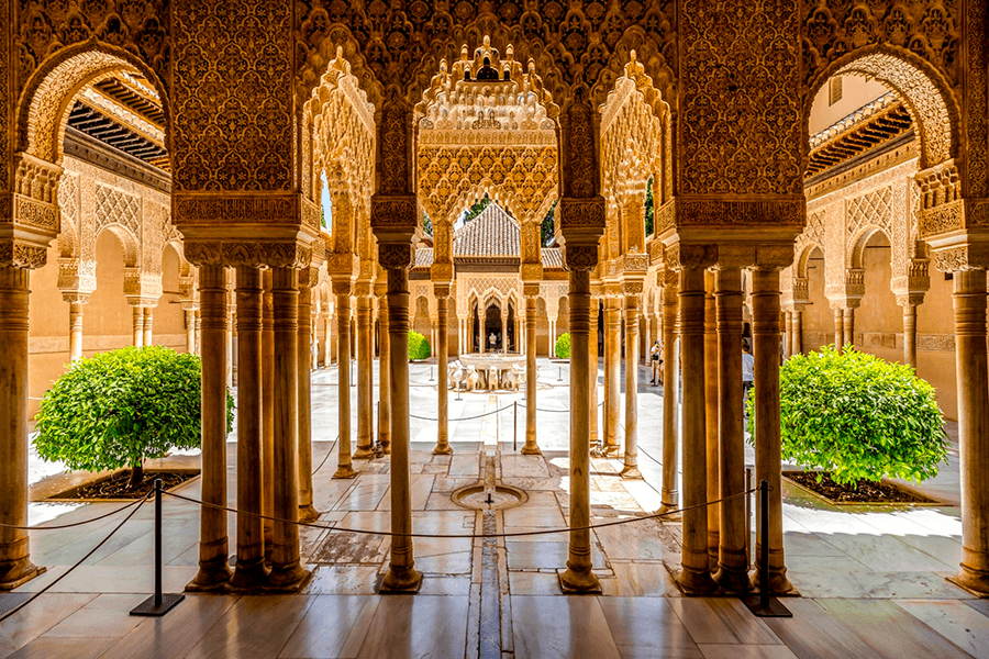Alhambra guided tour + Granada City Pass