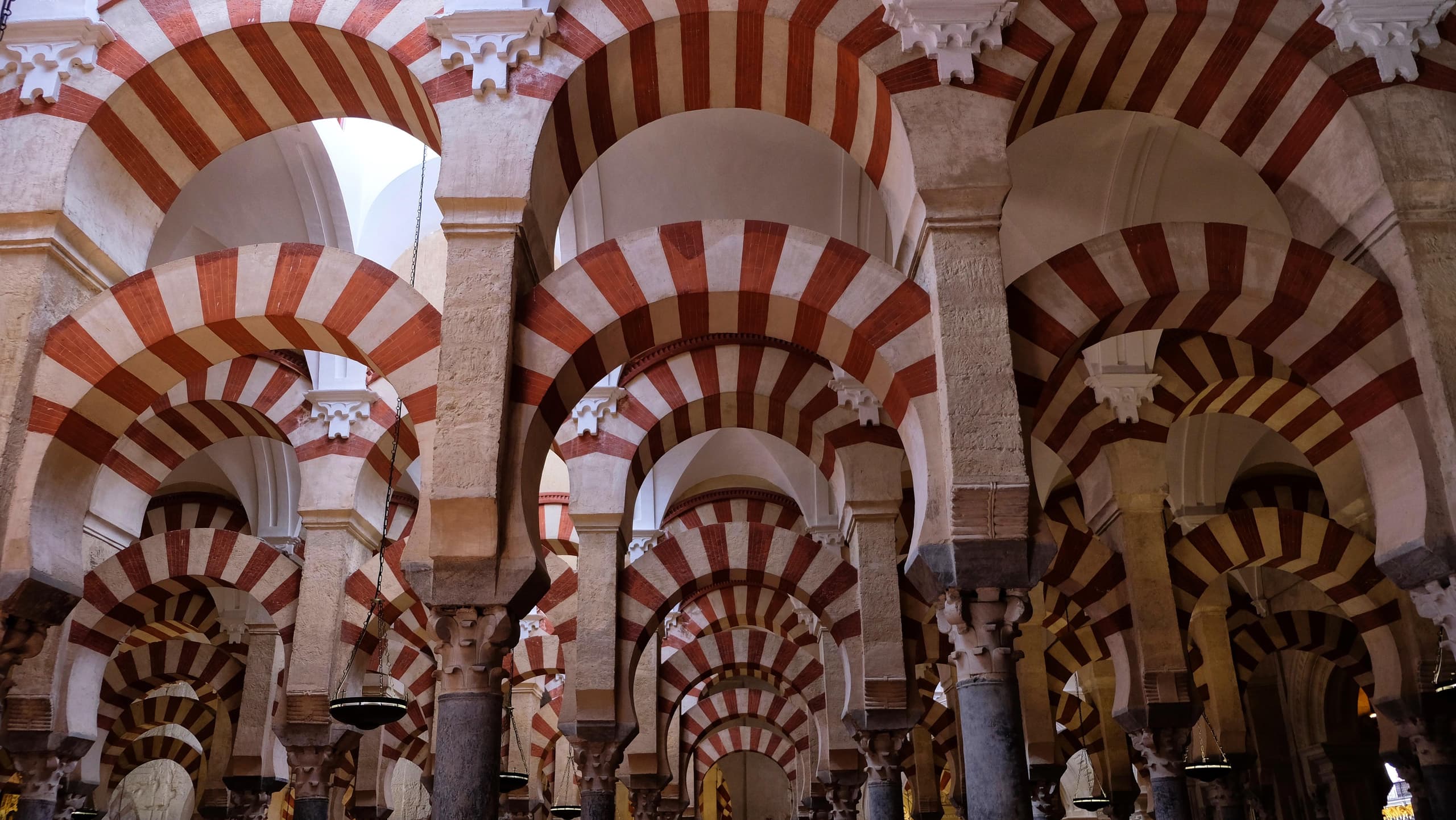 Tour Saborea Córdoba con Mezquita Catedral y Menú Cordobés