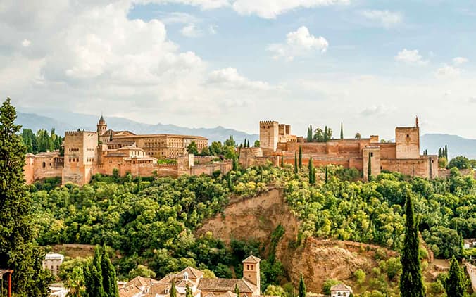 Tour por la Alhambra, albaicín y sacromonte - Granadatours